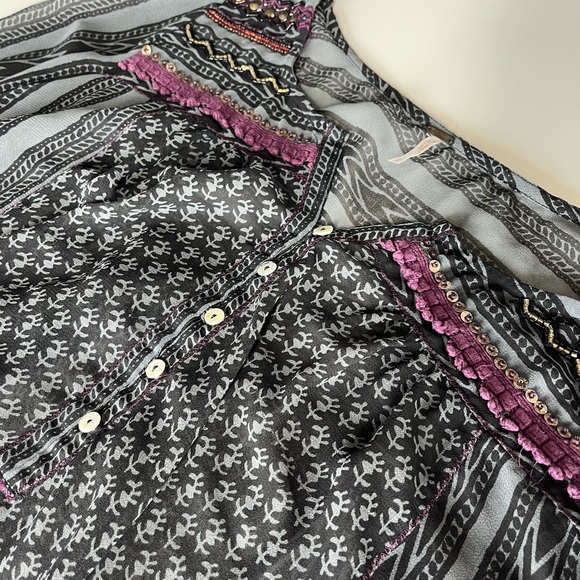 Free People Feather in the Wind Embellished Top - M - Picture 5 of 8
